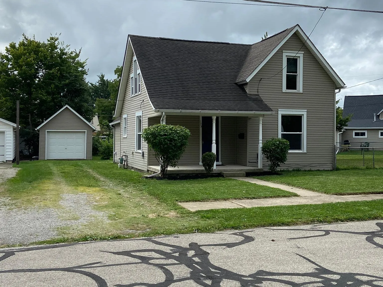 3 bed, 1390 sqft, $1,800 — Photo 2