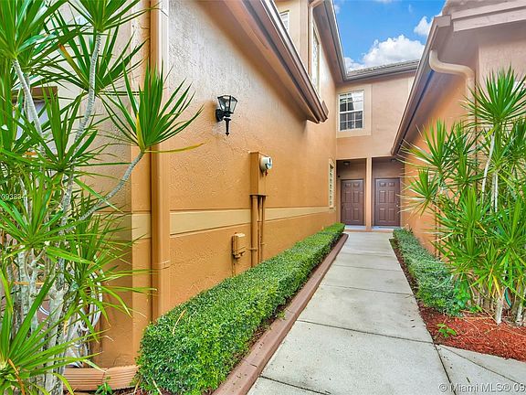 4th image of 1432 Veracruz Ln #2-6