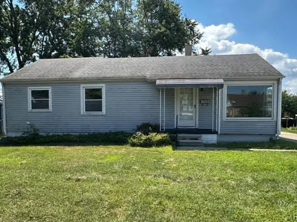 31441 Elmwood Ave, Garden City, MI 48135