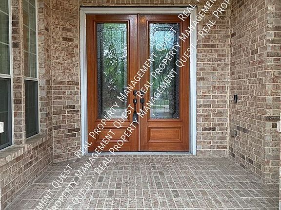 2nd image of 3731 Edgewood Ct