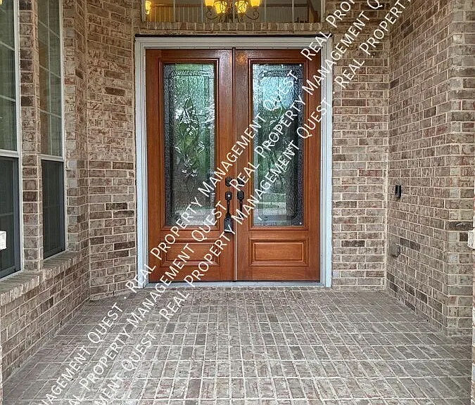 3731 Edgewood Ct — Photo 2