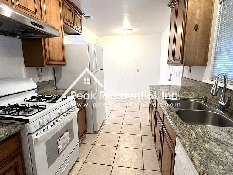 7417 Amherst St — Photo 13