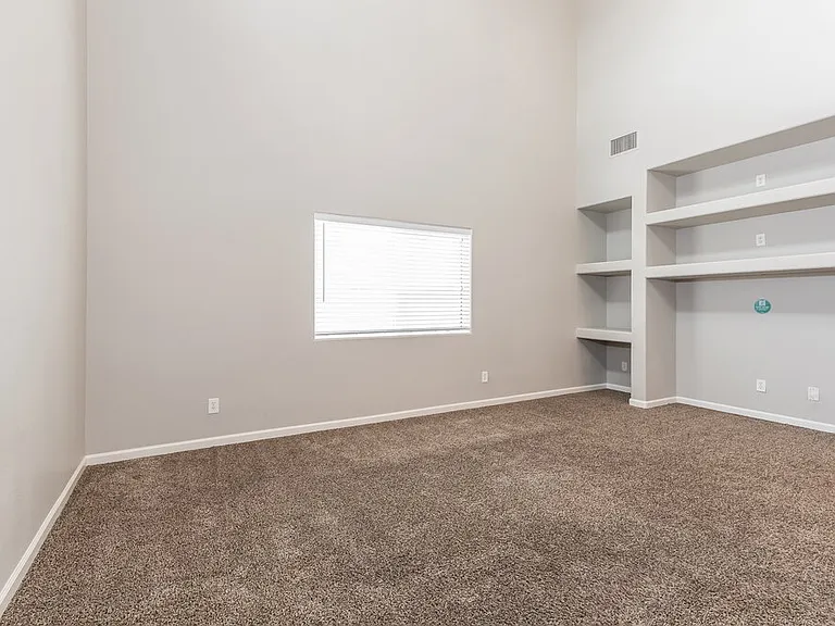 2845 Woodland Park Ave — Photo 5
