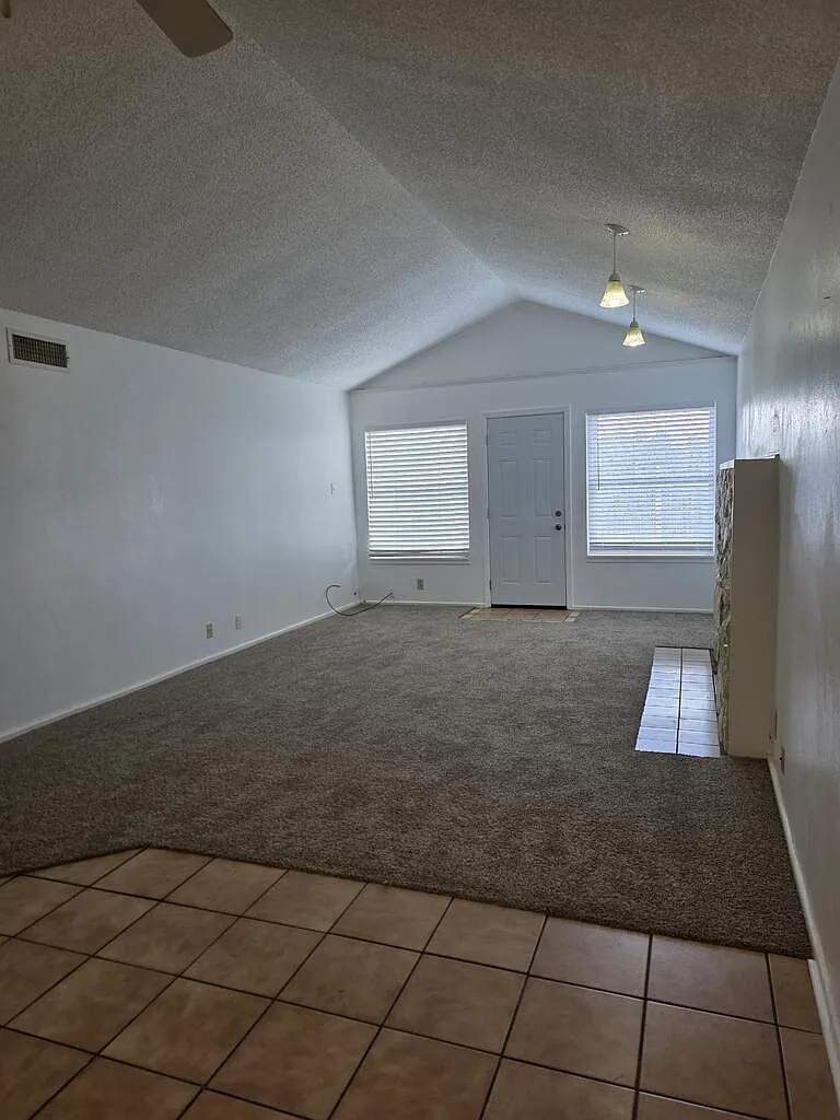 2 bed, 2.0 bath, 1218 sqft, $1,900 — Photo 3