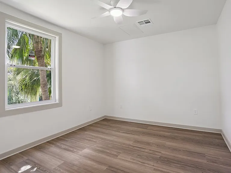 720 Spain St #2B — Photo 7