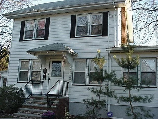 150 Maple Ave photo 1