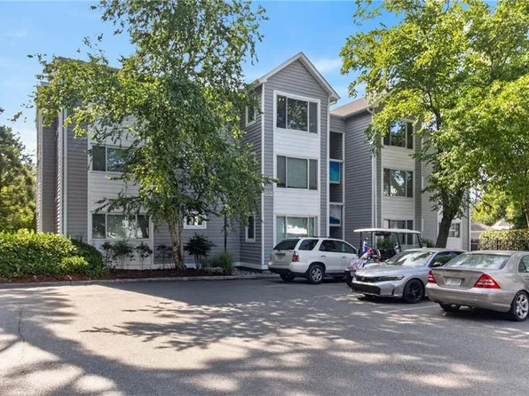 1120 Ocean Trace Ln APT 301, Virginia Beach, VA 23451