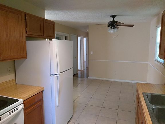 Kitchen & Dining