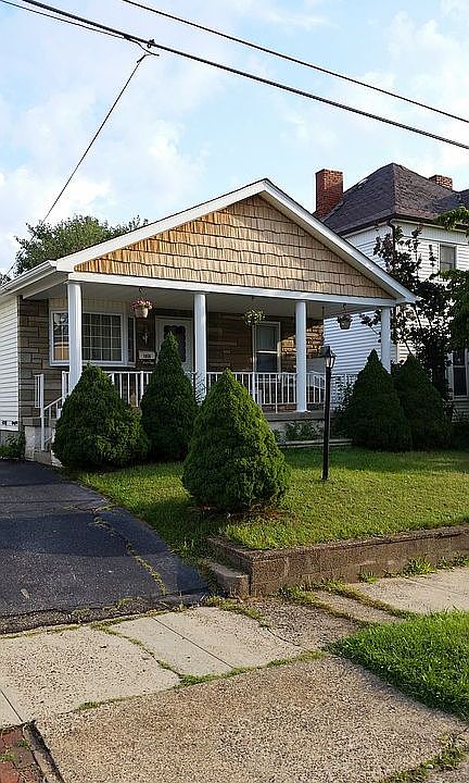 1st image of 1808 Meighen Ave