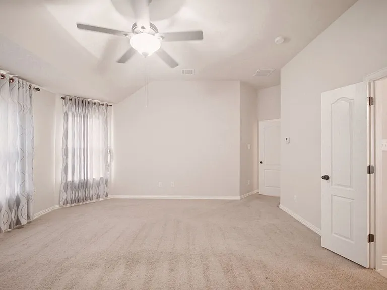2306 Lucerne Dr — Photo 12