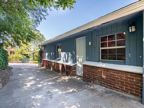 4th image of 2449 Olive Ave