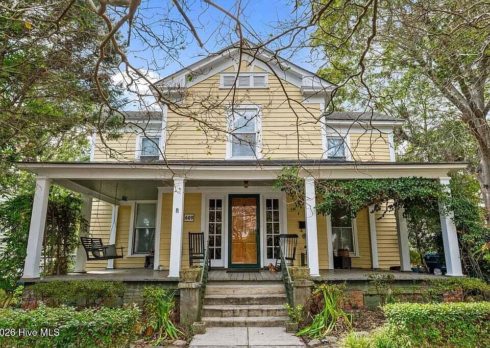 1st image of 609 E Main Street