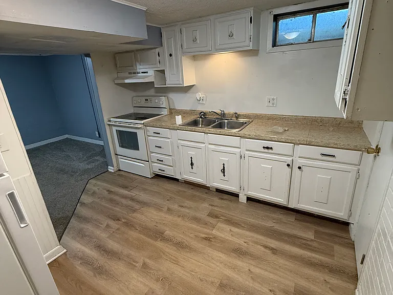 1927 Colfax St #5 — Photo 1
