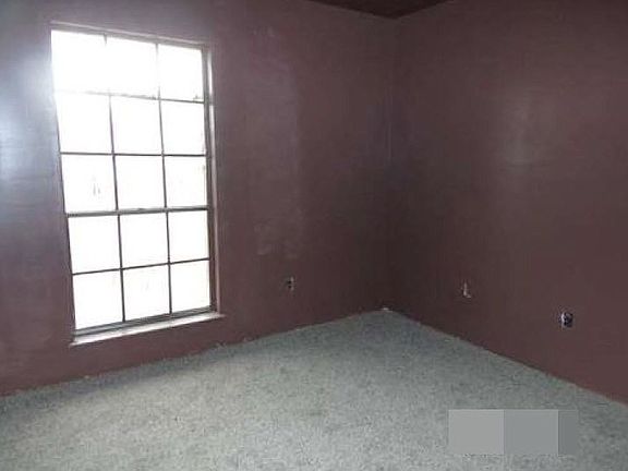 4th image of 105 Linda Cir