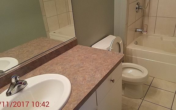 2nd image of 1918 S Michigan Ave APT 101
