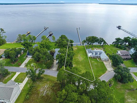 3rd image of 5655 Bay Forest Dr