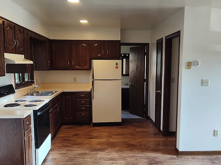 62 E Market St #1 — Photo 3