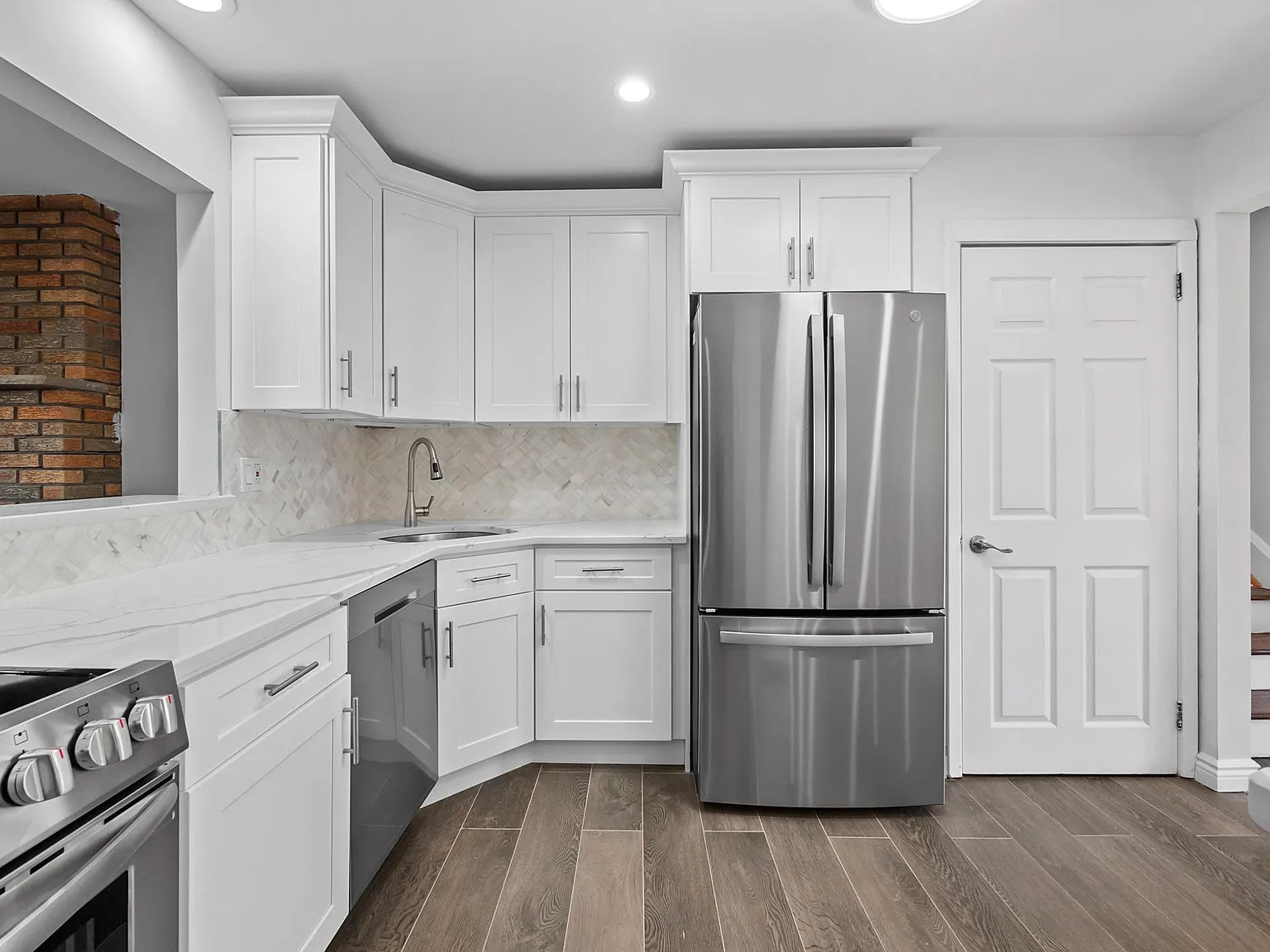 3 bed, 1828 sqft, $5,900 — Photo 4