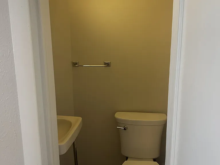2240 Fenton St — Photo 2