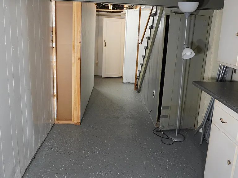 205 E Burke Ave — Photo 16