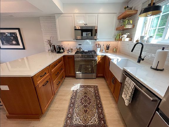4th image of 3824 Jay Ave
