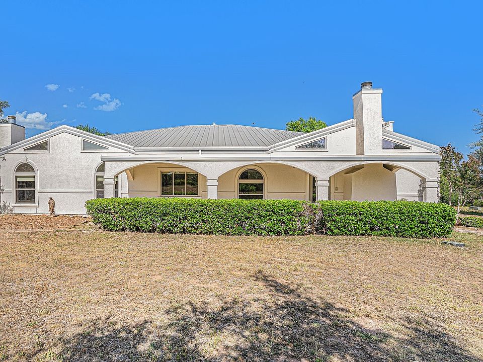 1st image of 102 Lantana Dr