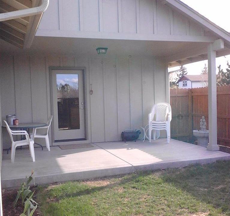 2nd image of 953 NW Poplar Pl