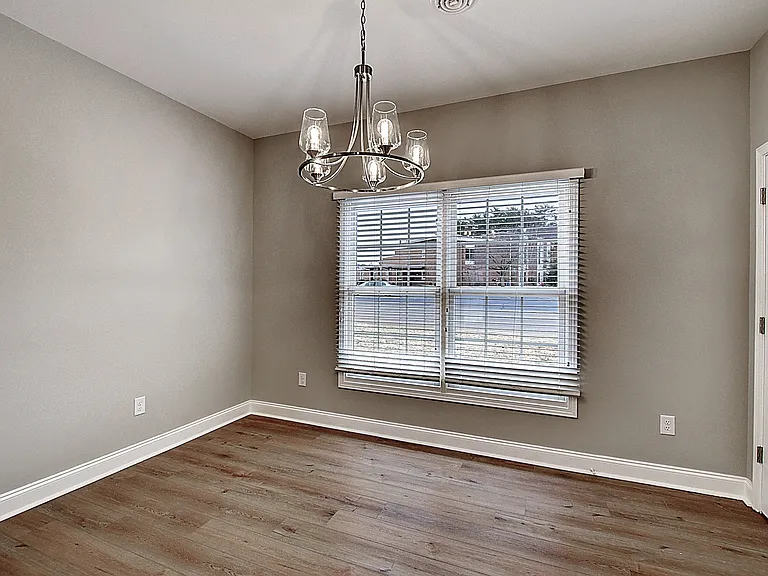 209 University Pkwy #10 — Photo 18