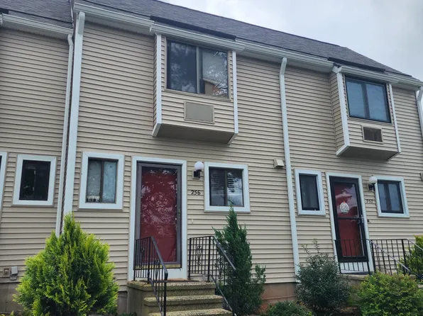 256 Sterling Village #256, Meriden, CT 06450