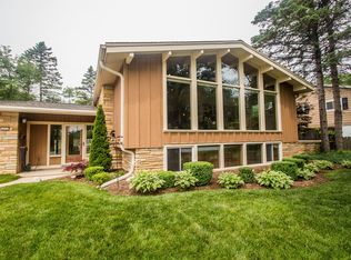 403 Alta Loma Dr, Thiensville, WI 53092
