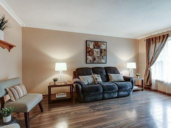 5th image of 511 Rennie St