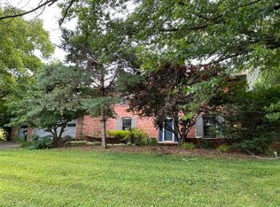 1687 Williamsburg Rd, Lexington, KY 40504