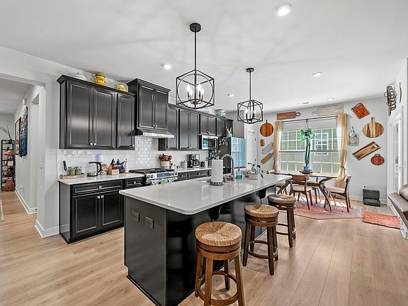 4th image of 1225 Fiddletree Ln