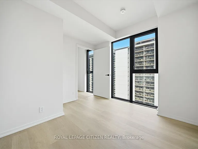 109 Erskine Ave #1602 — Photo 30