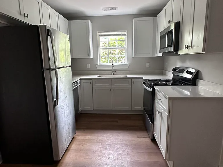 1924 Baxter St #B — Photo 6