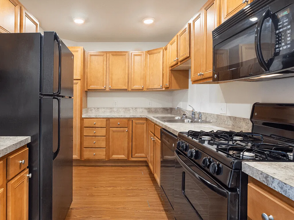 River Pointe Apartments — Photo 2