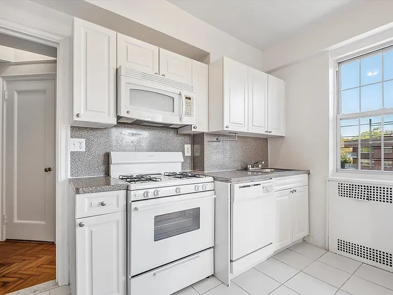 45 Popham Rd #5L — Photo 9