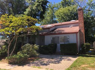39B S Norwood Rd, Pt Washington, NY 11050