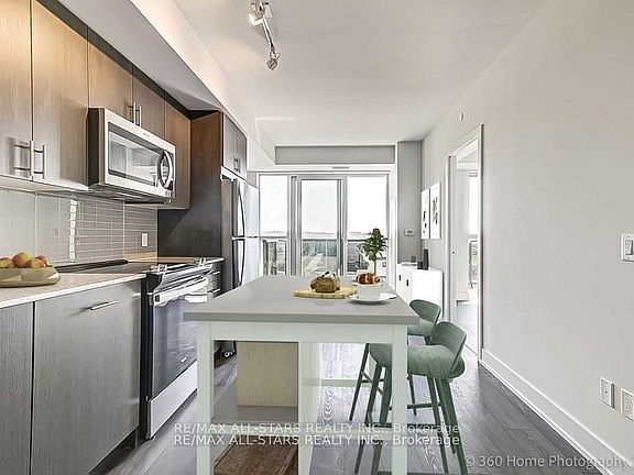 3rd image of 2550 Simcoe St N #214