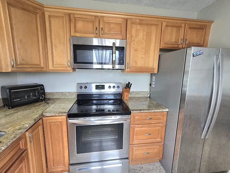 67 Golden Rock Est — Photo 8