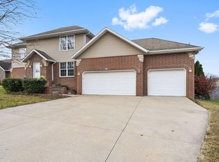 3291 N Eakins Ave, Springfield, MO 65803