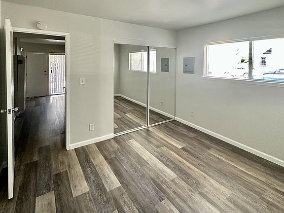 5th image of 1523 8th Ave APT A