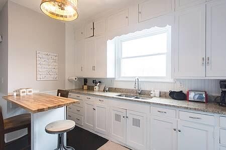 2nd image of 693 York Ave #2