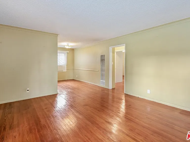 4137 Perlita Ave #B — Photo 2