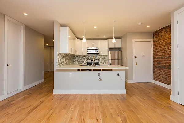 Rented by Clove Realty LLC | media 19