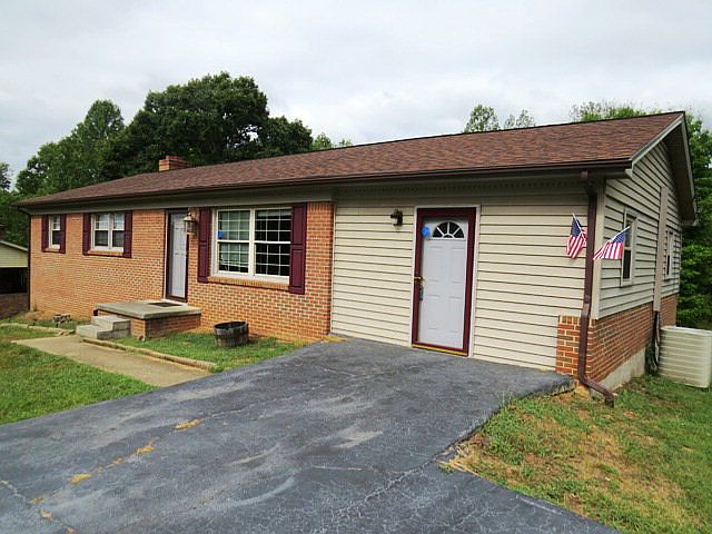 1st image of 390 Chatmoss Court Ext