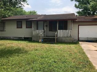 408 E 9th St, Bishop, TX 78343