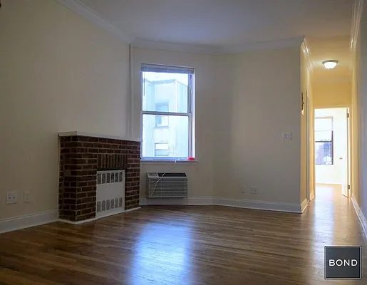 Rented by Bond New York | media 8