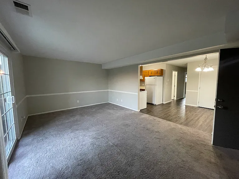 510 Meadowbrook Ln #4 — Photo 3