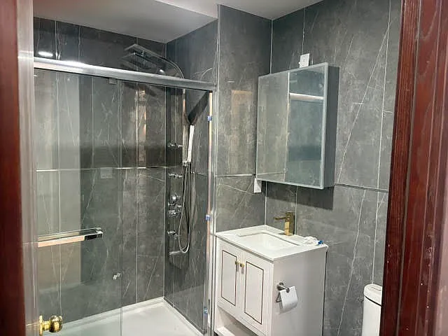 132 W 134th St #PENTHOUSE — Photo 17